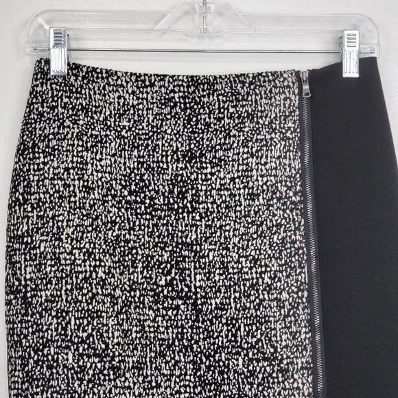 Ann Taylor Factory Black White Mixed Media Career Zip Front Pencil Skirt Size 2P - Picture 3 of 13